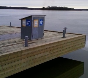 Nya ångbåtsbryggan i Sundbyholm. Pumpstation. (fotograf: Carita)